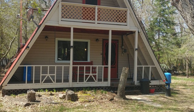 Well Appointed A-frame Cabin at Oak Lake Resort