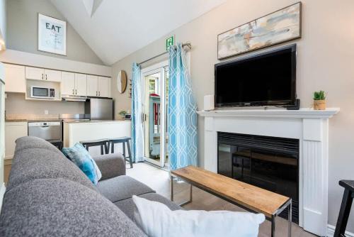 Whispering Pines - Ski-In-Ou Pool Shuttle