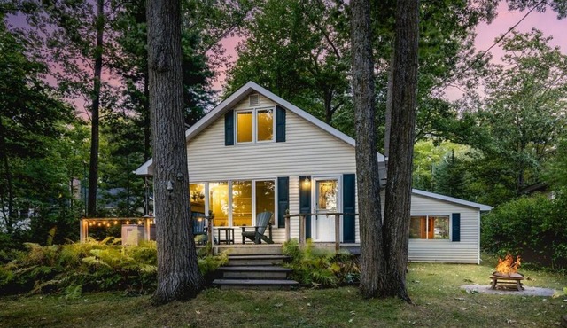 Woodland Beach 4 Season Cottage