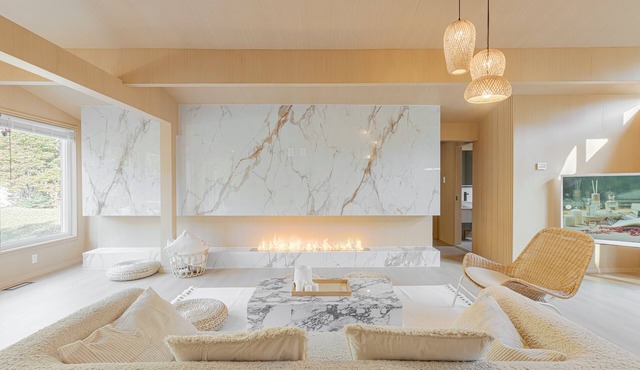 Zen Lakeside Haven – Where Japandi Calm Meets Modern Luxuryn