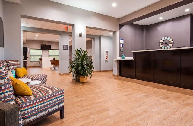 Best Western Ingleside Inn & Suites