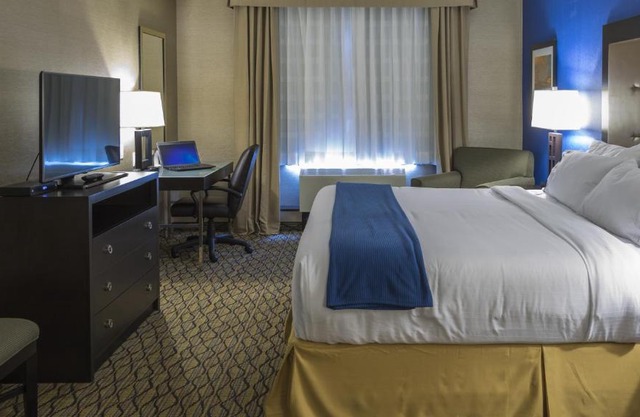 Holiday Inn Express Thunder Bay Ihg Hotel 