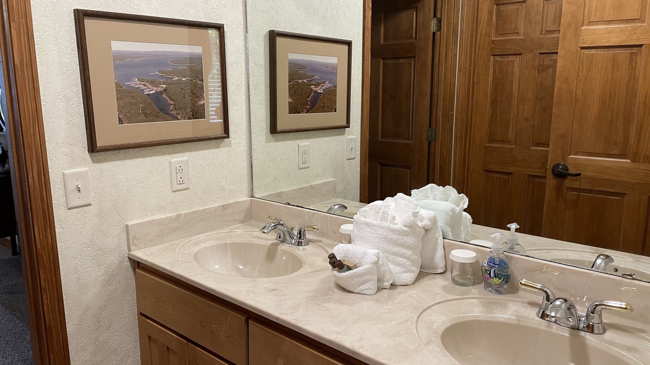 Photo of Bathroom in Mount Ida