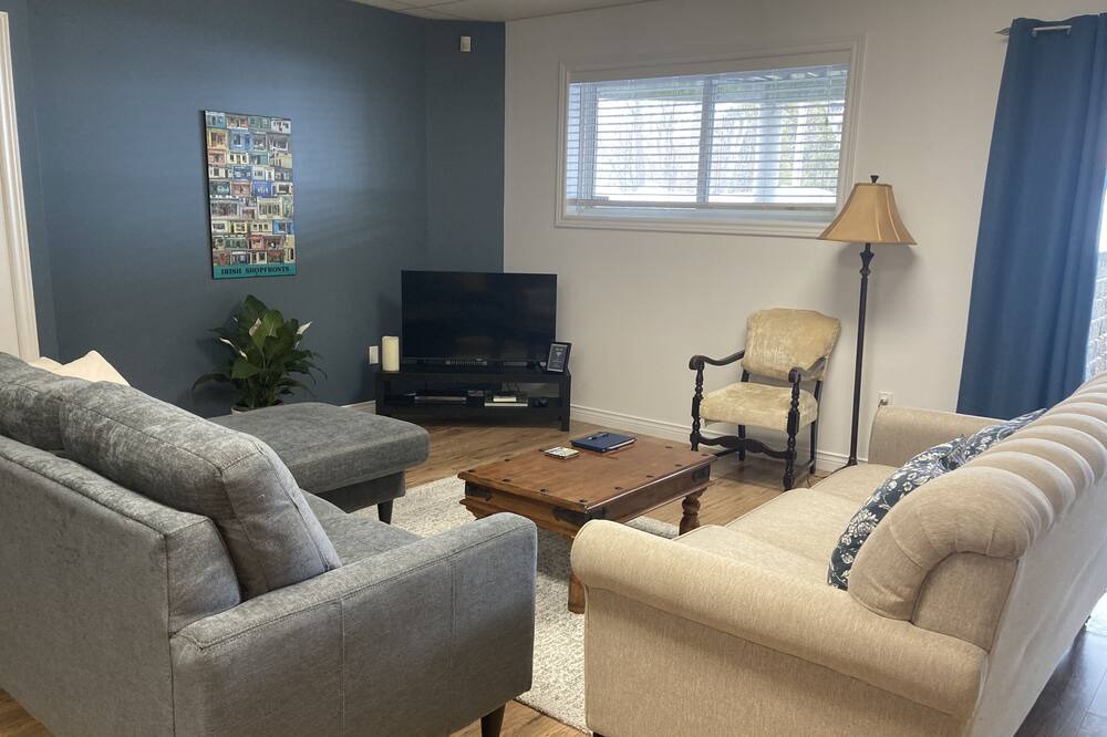 Photo of Livingroom in Halton Hills