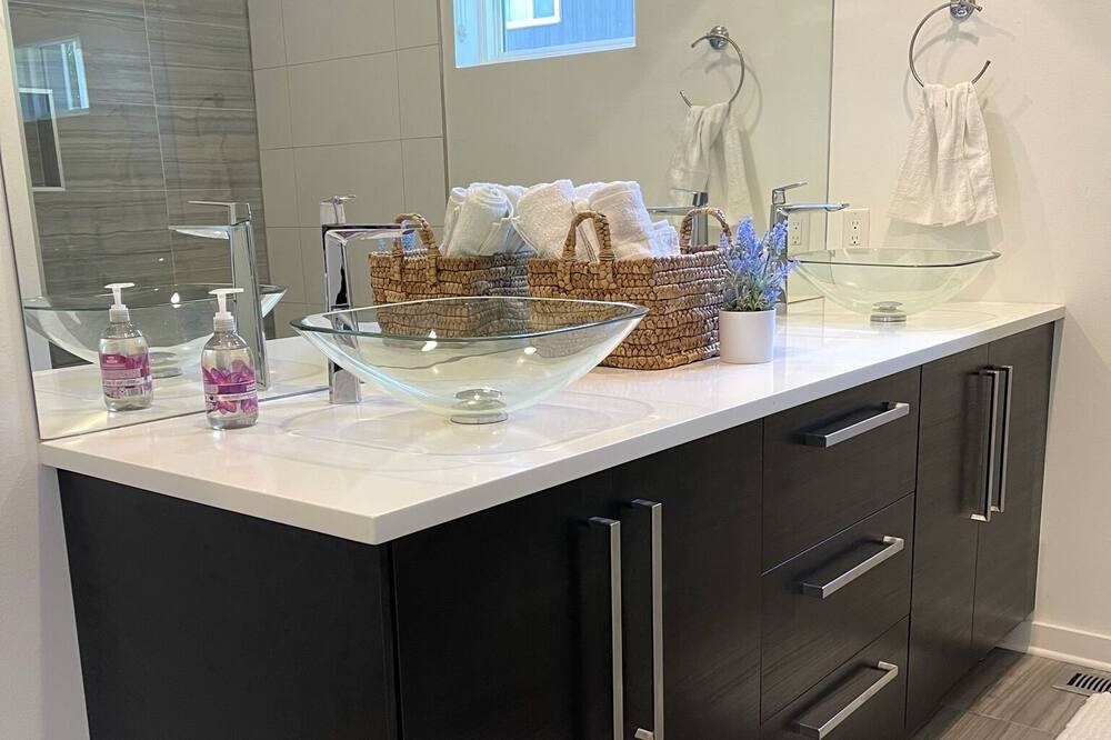 Photo of Bathroom in Capital View