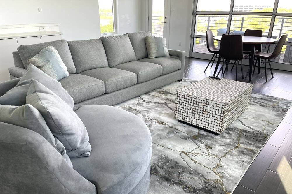 Photo of Livingroom in Capital View
