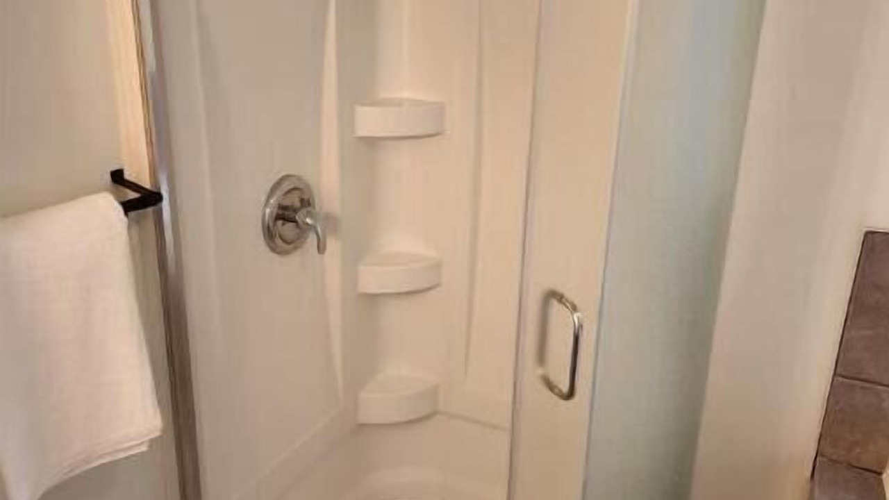 Photo of Bathroom in Alcona