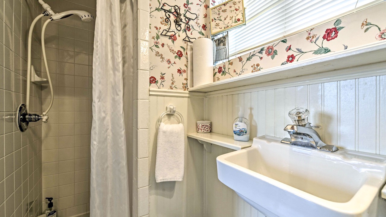 Photo of Bathroom in Glen Rose