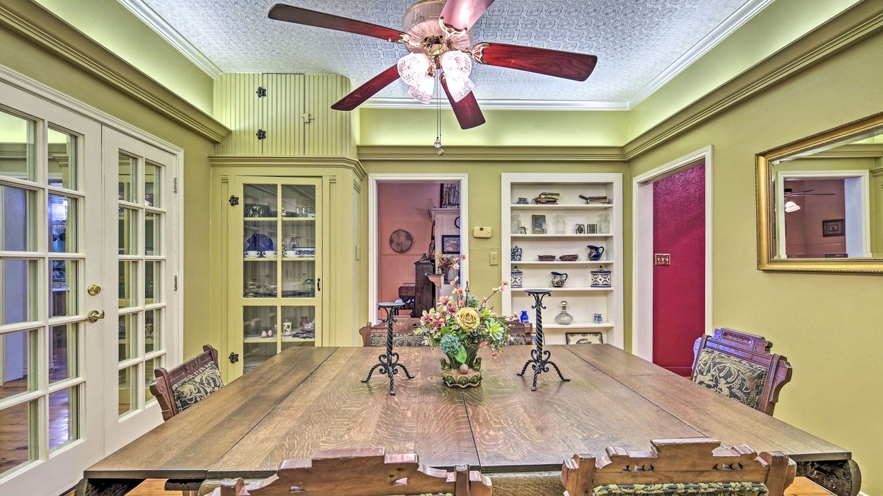 Photo of Livingroom in Glen Rose