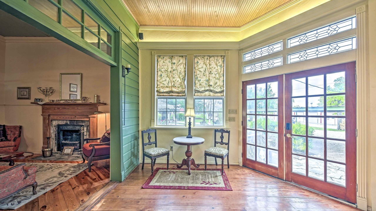 Photo of Bedroom in Glen Rose