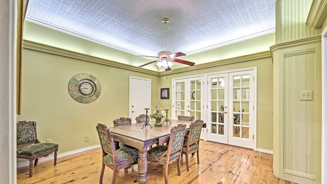 Photo of Bedroom in Glen Rose