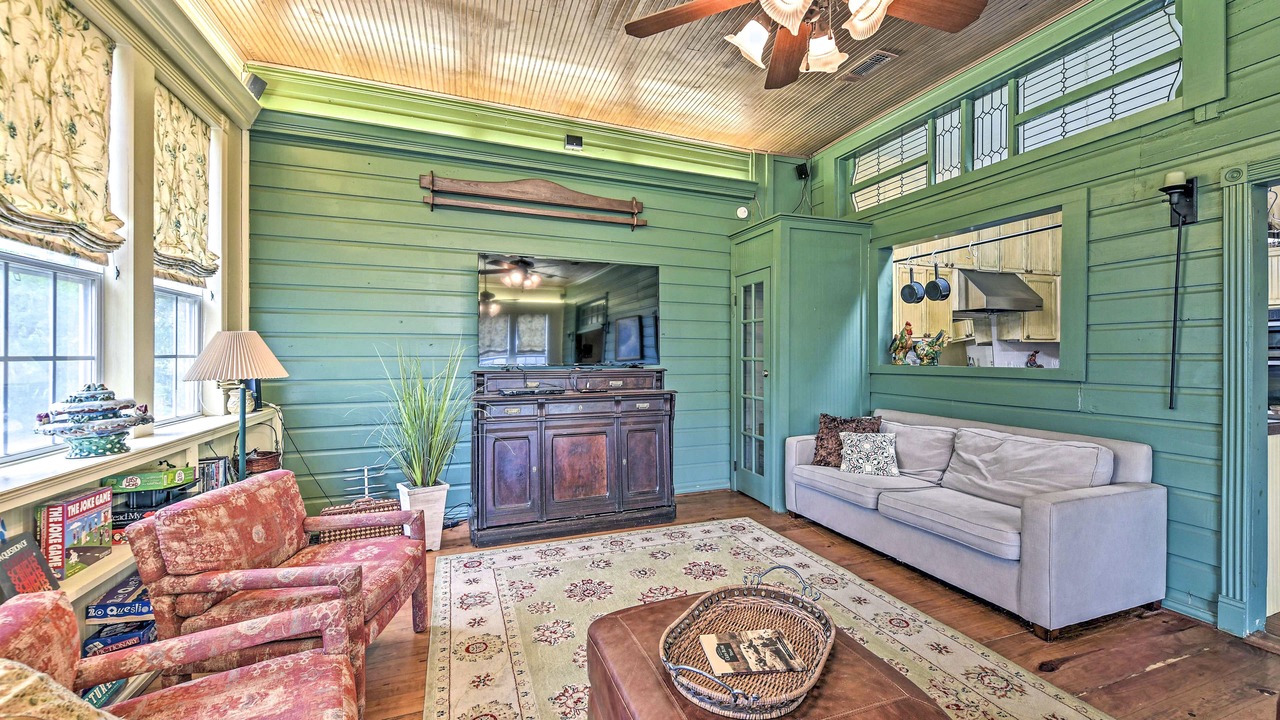 Photo of Bedroom in Glen Rose