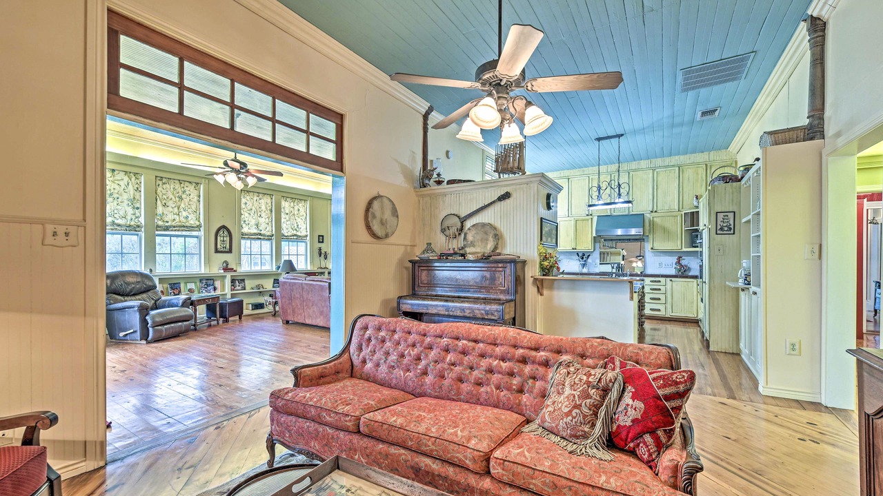 Photo of Bedroom in Glen Rose