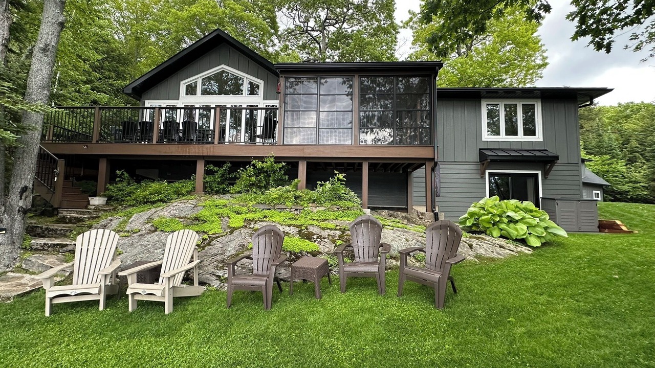 Photo of Patio Balcony in Algonquin Highlands