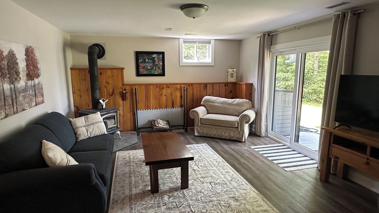 Photo of Livingroom in Algonquin Highlands