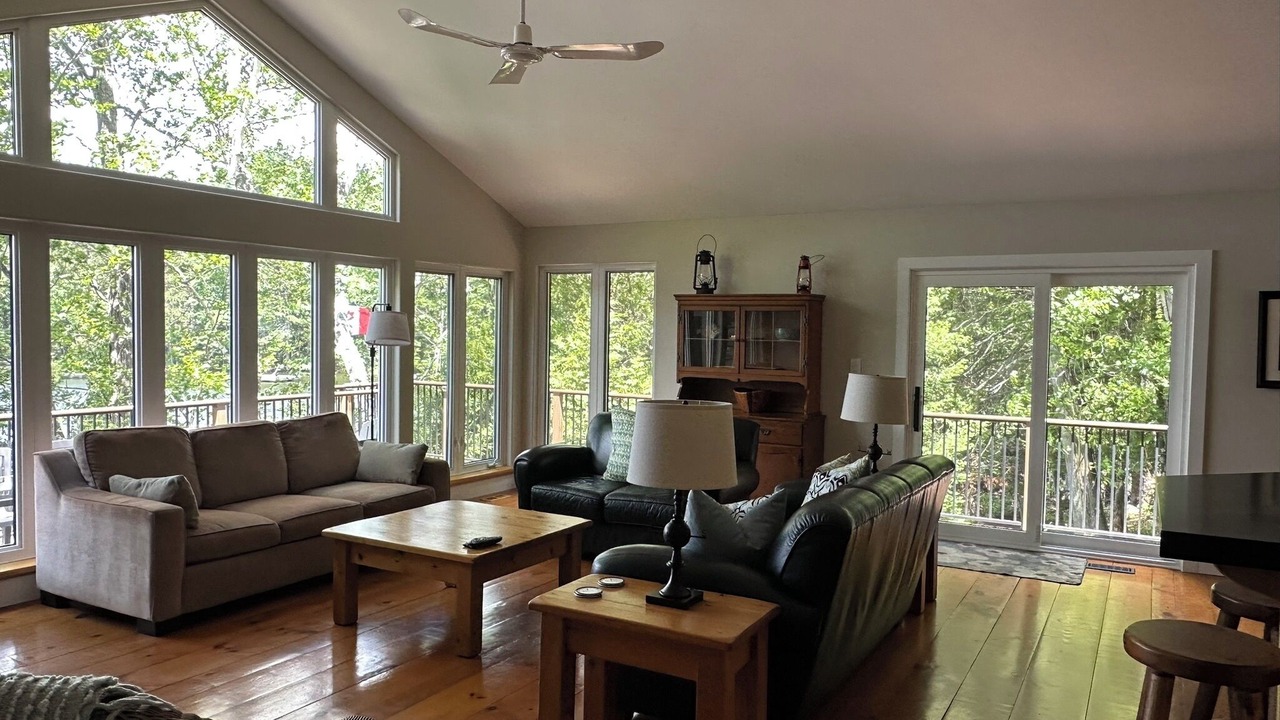 Photo of Livingroom in Algonquin Highlands