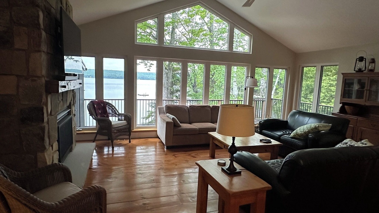 Photo of Livingroom in Algonquin Highlands