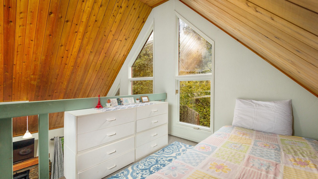Photo of Bedroom in Alyeska