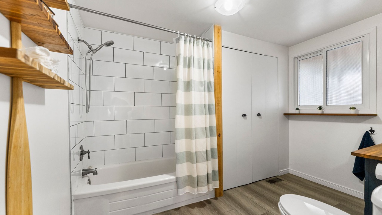 Photo of Bathroom in Calabogie