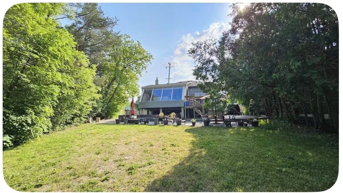 Photo of Outdoor in Thornhill