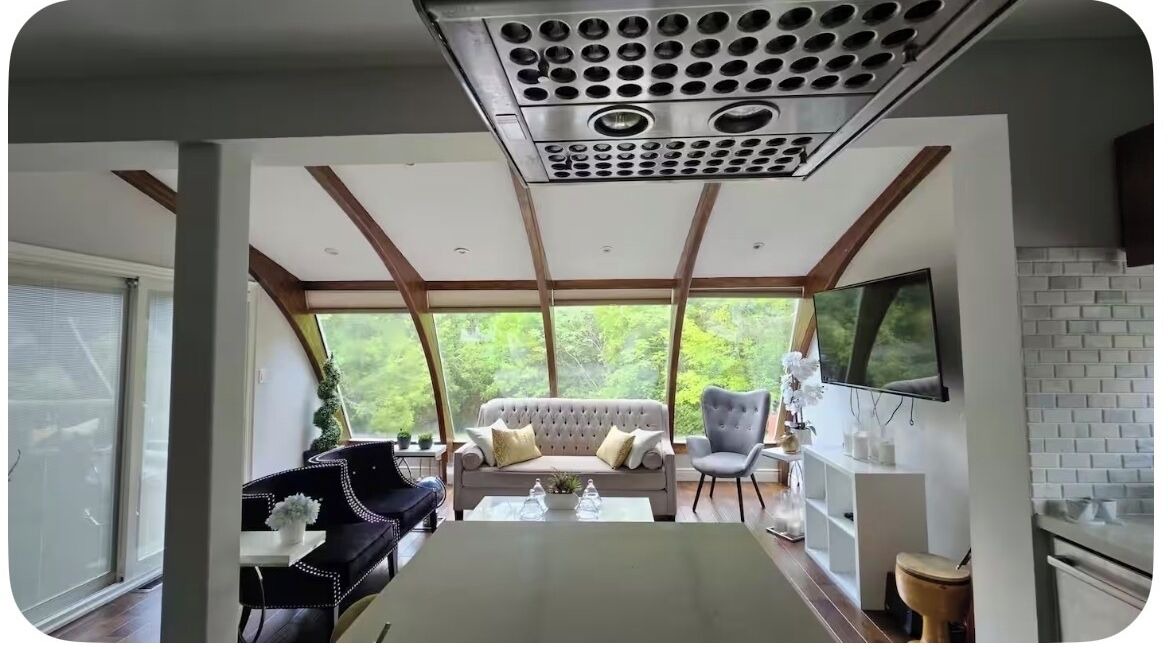 Photo of Livingroom in Thornhill