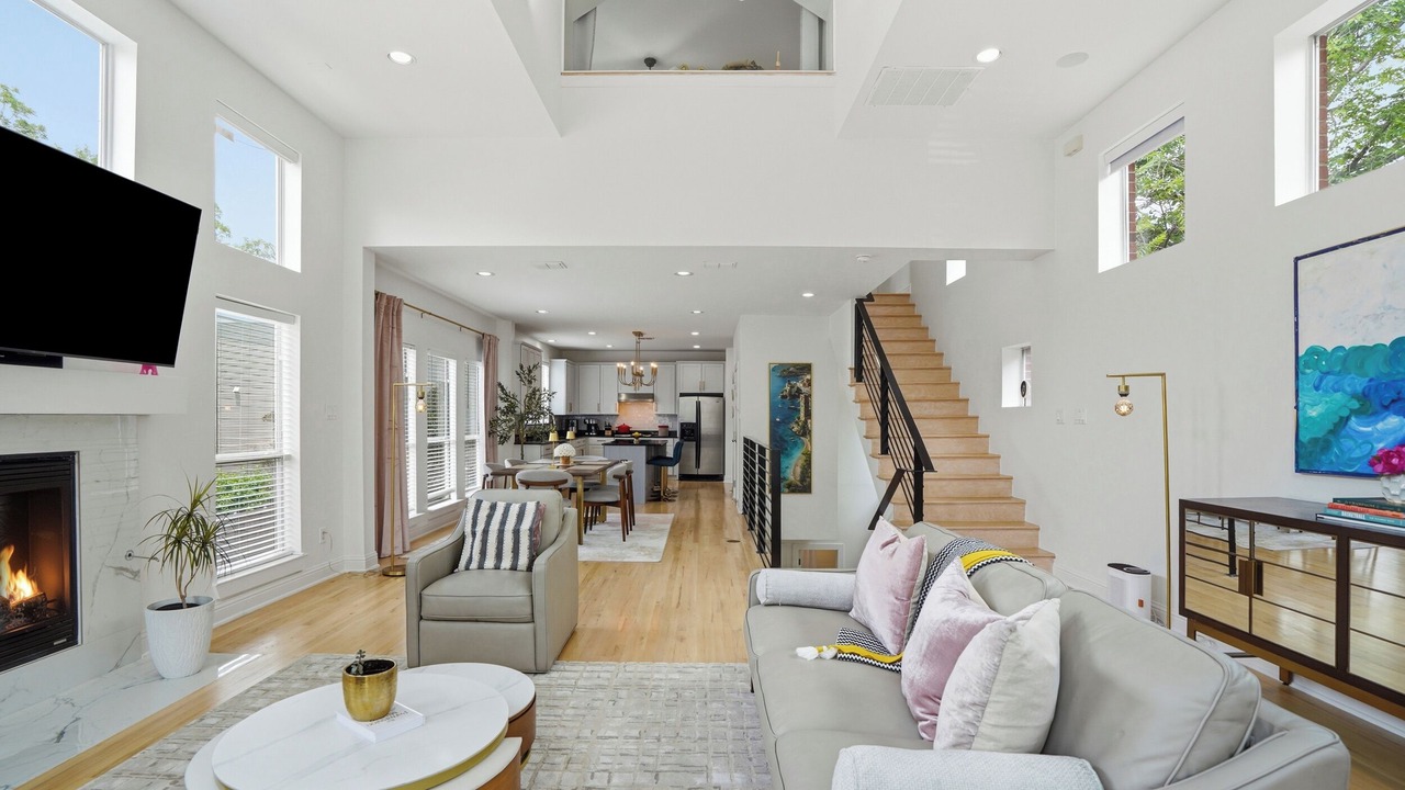 Photo of Livingroom in Knox - Henderson