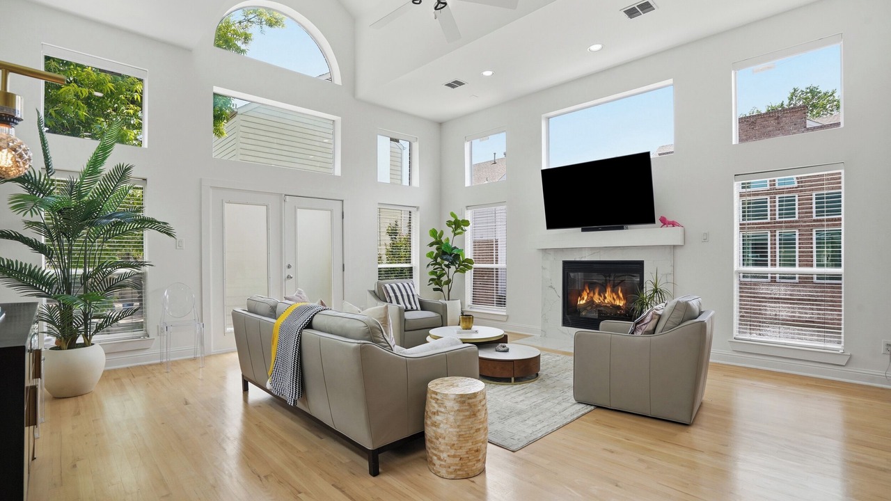 Photo of Livingroom in Knox - Henderson