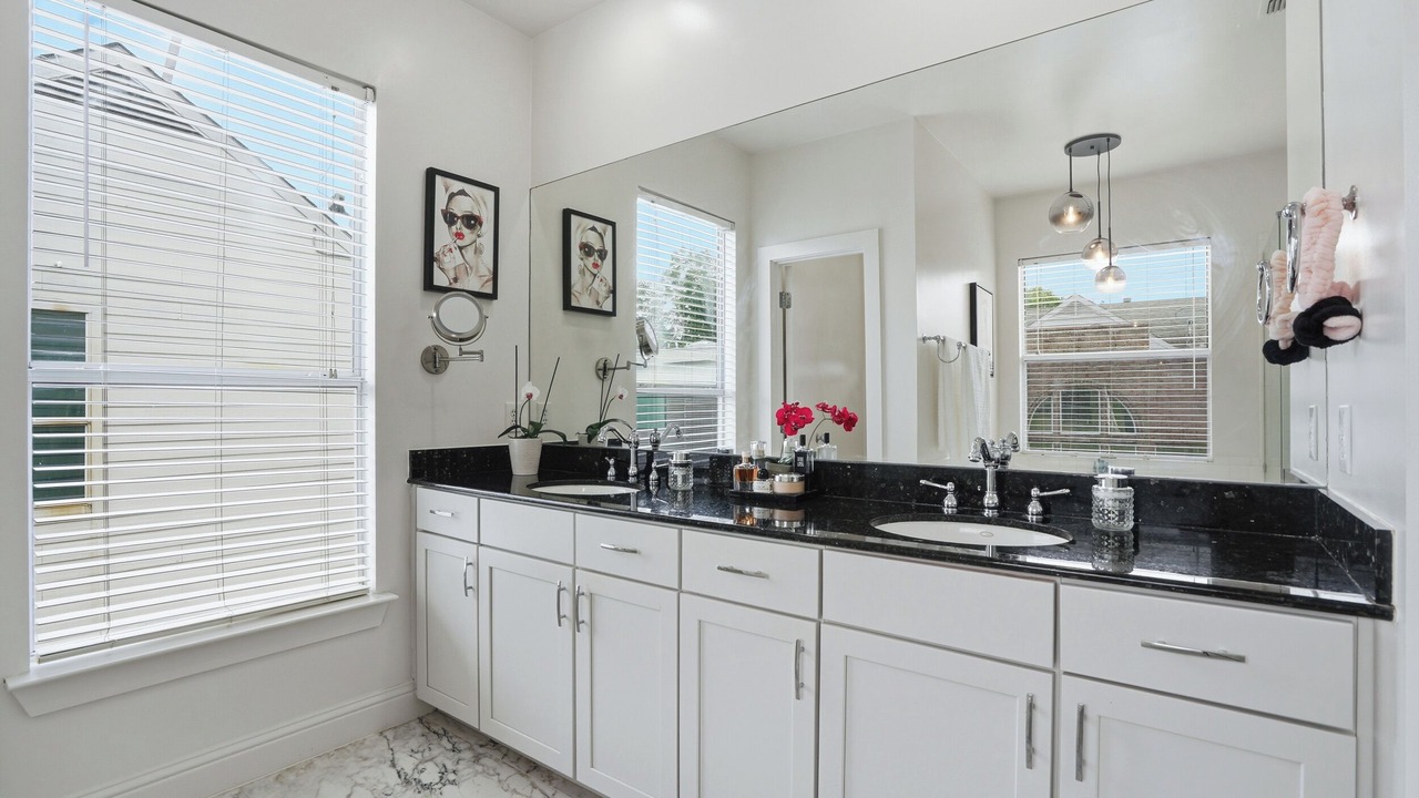 Photo of Bathroom in Knox - Henderson