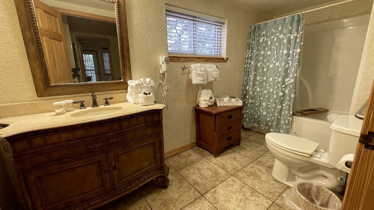 Photo of Bathroom in Mount Ida