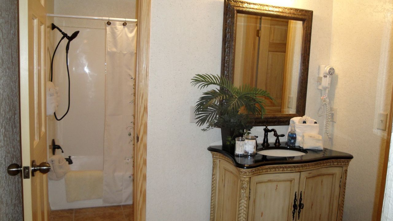 Photo of Bathroom in Mount Ida