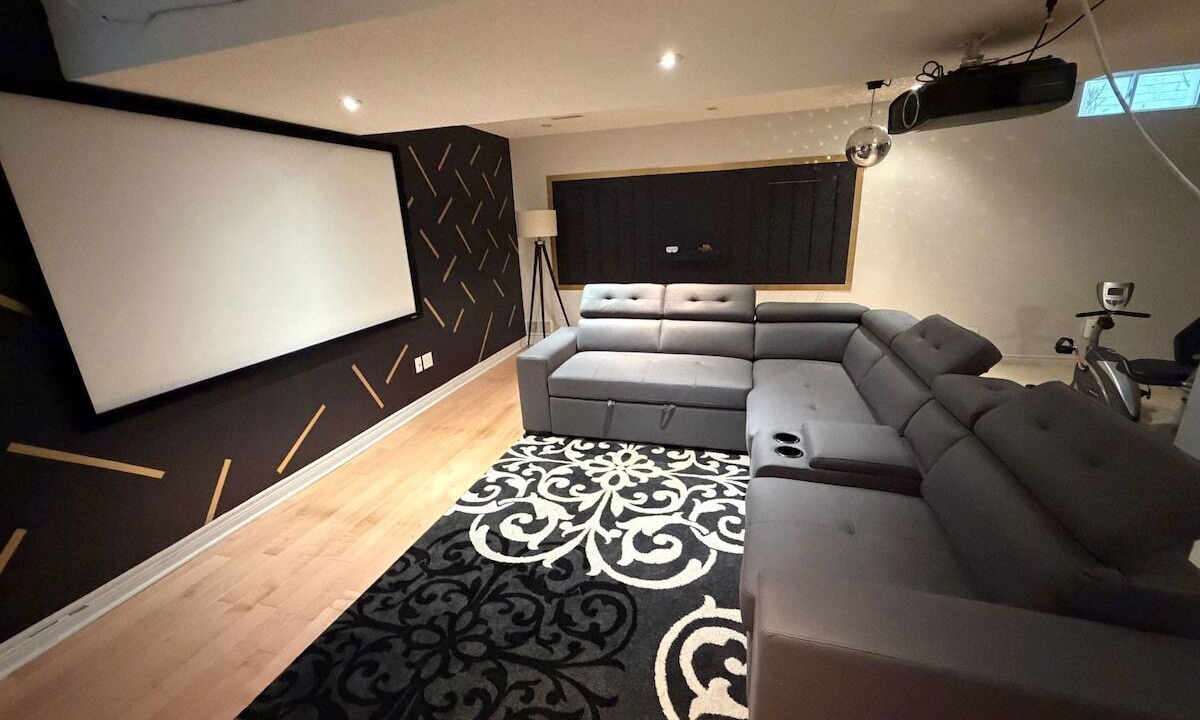 Photo of Livingroom in Churchill Meadows