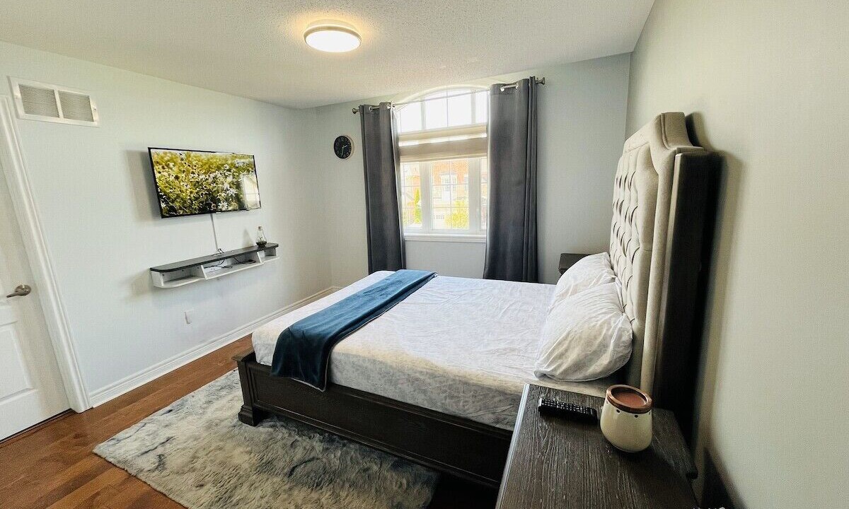 Photo of Bedroom in Churchill Meadows