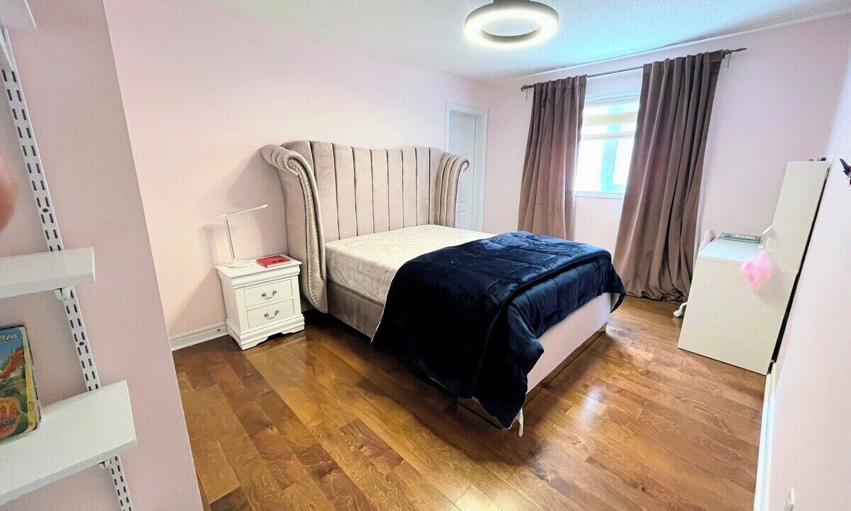 Photo of Bedroom in Churchill Meadows