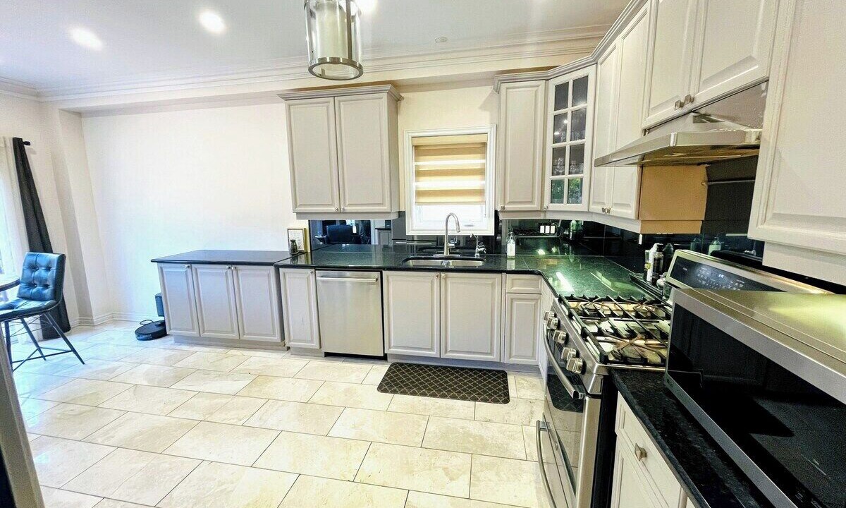 Photo of Kitchen in Churchill Meadows