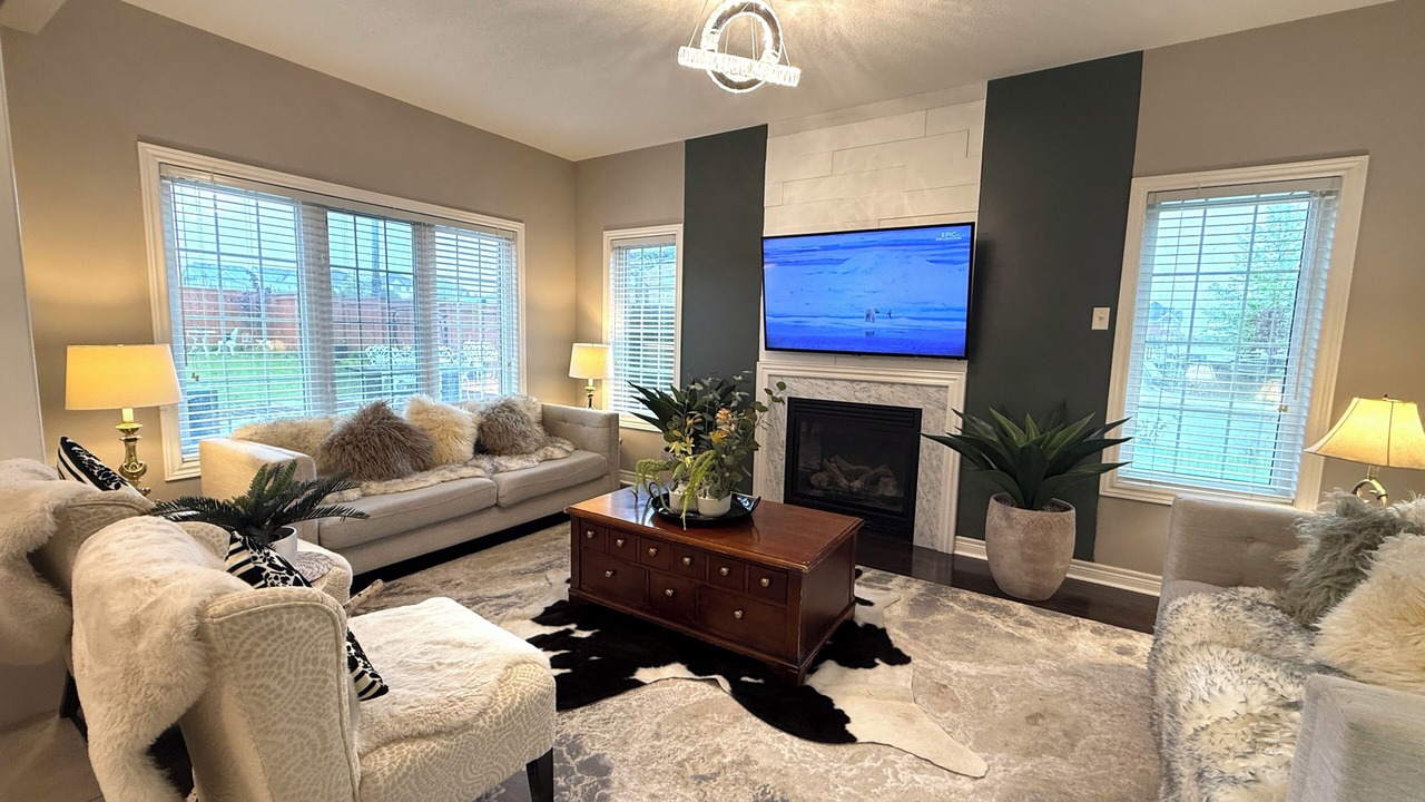 Photo of Livingroom in Durham Region