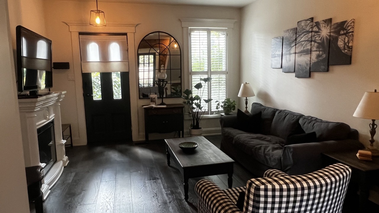 Photo of Livingroom in Hamilton