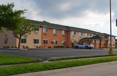Fremont Hotel | Countryside Inn & Suites