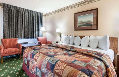 Jasper Hotel | Rodeway Inn Jasper