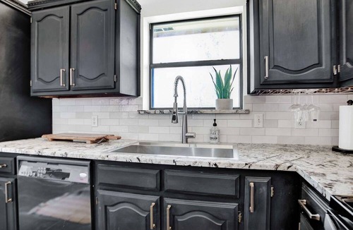 Frisco House | Cozy Parkside Home/ Rail Yard/ Toyota Centre