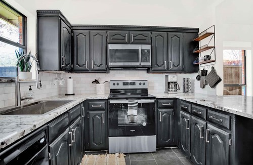 Frisco House | Cozy Parkside Home/ Rail Yard/ Toyota Centre