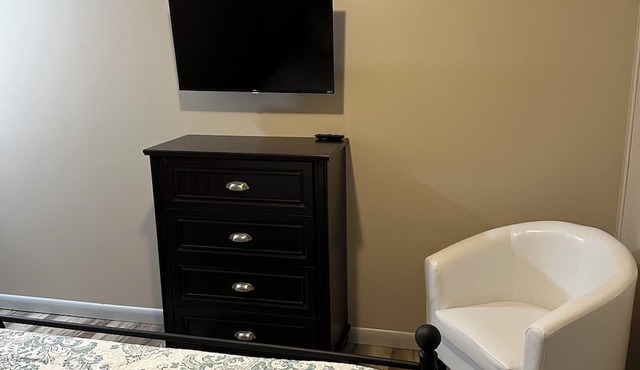 Pawpaw's Cozy Comfy Studio-Unit A. Pet Friendly